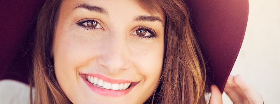 Semi-permanet makeup in Sutton, Surrey. Eyeliner, lip liner, lip colour and eyebrows.